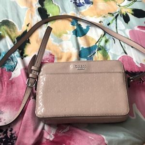 A guess handbag